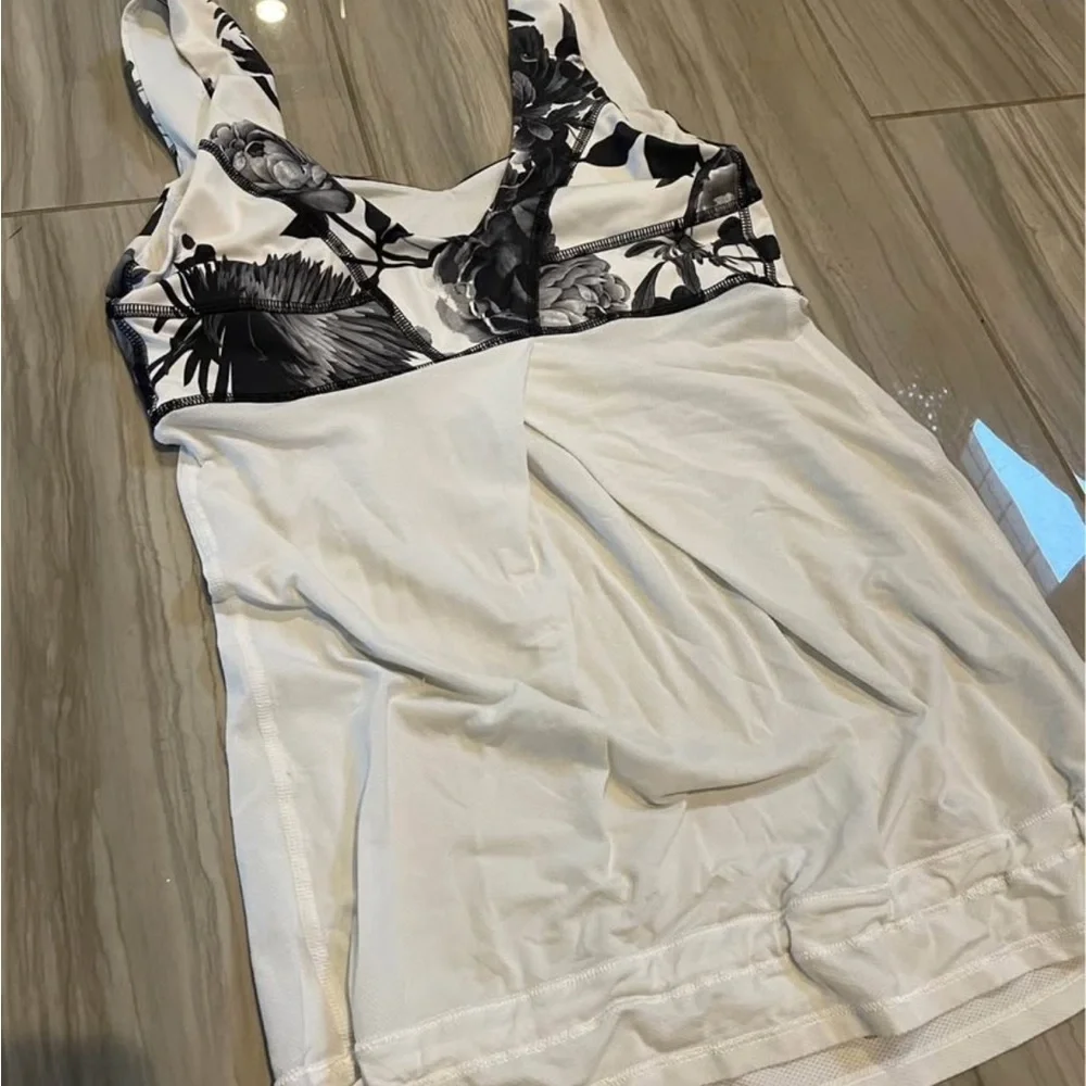 lululemon athletica size 4 ladies Floral Tank Top - Picture 3 of 4
